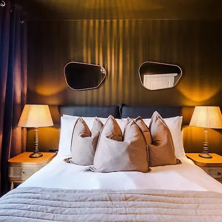 Apartment Centre - Roof Terrace & Free Parking