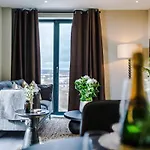 Centre - Roof Terrace & Free Parking 아파트