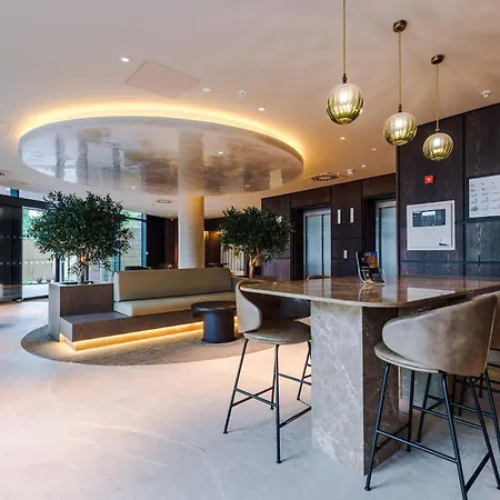 Centre - Roof Terrace & Free Parking *