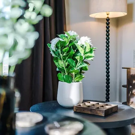 Lejlighed Centre - Roof Terrace & Free Parking *