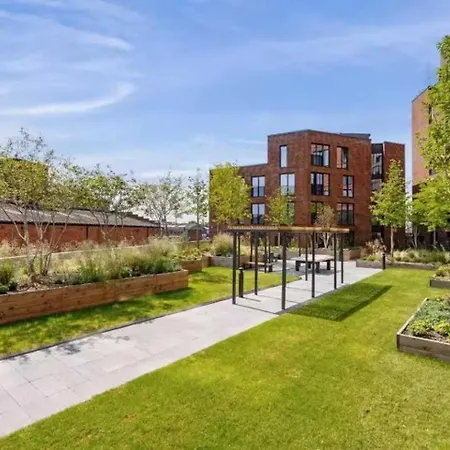 Centre - Roof Terrace & Free Parking