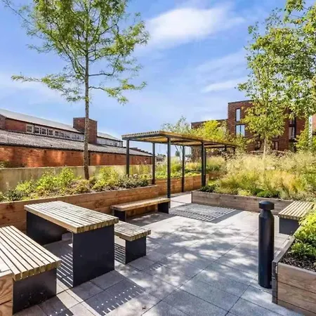 Centre - Roof Terrace & Free Parking