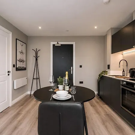 Centre - Roof Terrace & Free Parking Daire Leeds (West Yorkshire)