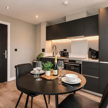Centre - Roof Terrace & Free Parking Daire *