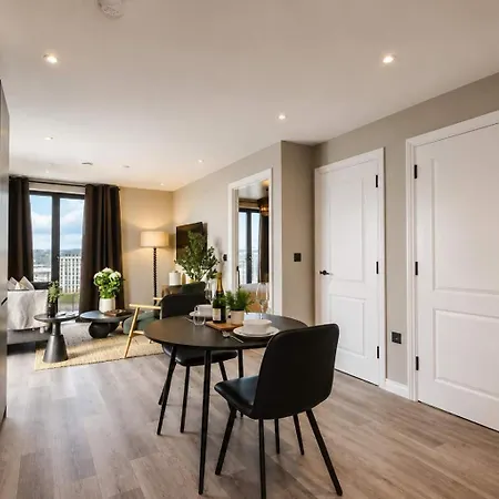 Daire Centre - Roof Terrace & Free Parking *