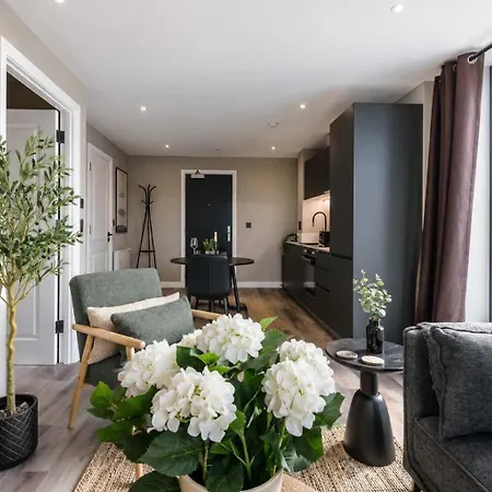 Daire Centre - Roof Terrace & Free Parking Leeds (West Yorkshire)