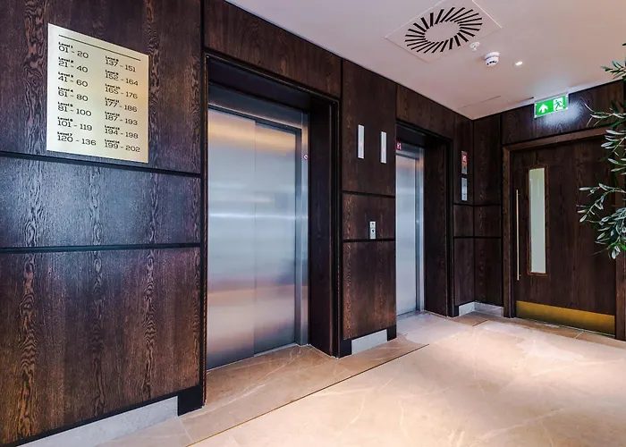 Apartman Centre - Roof Terrace & Free Parking *