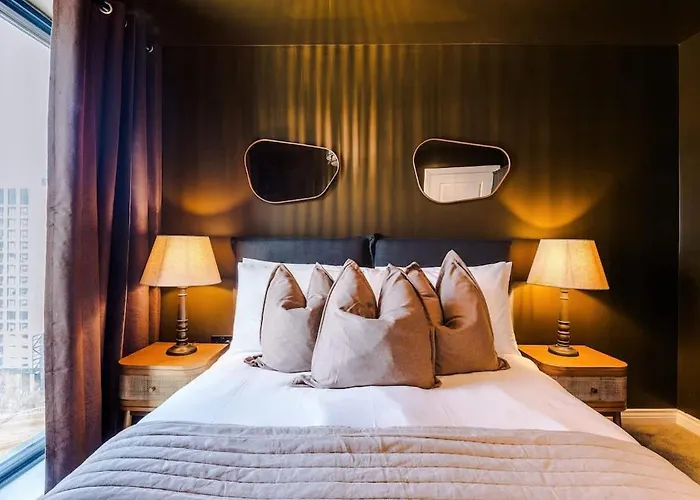 Διαμέρισμα Centre - Roof Terrace & Free Parking