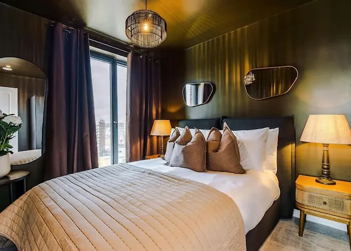 Apartman Centre - Roof Terrace & Free Parking *