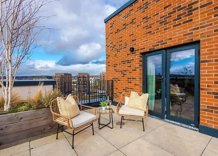 Centre - Roof Terrace & Free Parking *