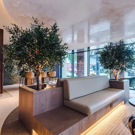 Centre - Roof Terrace & Free Parking *