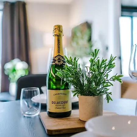 Centre - Roof Terrace & Free Parking