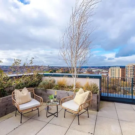 Centre - Roof Terrace & Free Parking Apartamento