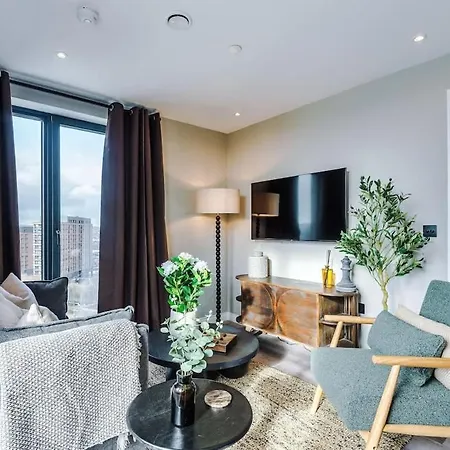 Centre - Roof Terrace & Free Parking