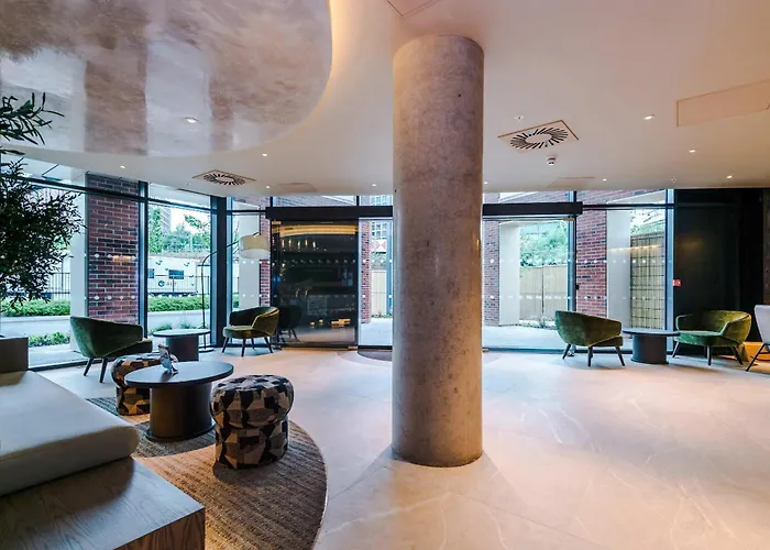 Centre - Roof Terrace & Free Parking