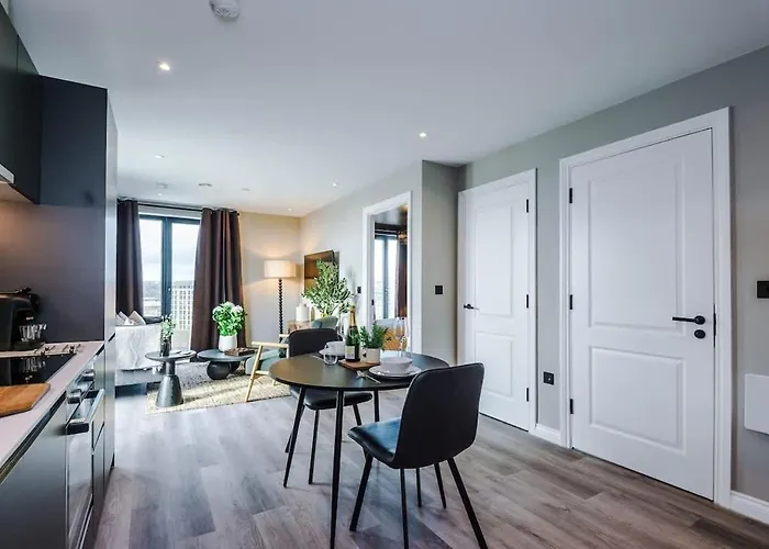 Centre - Roof Terrace & Free Parking Апартаменти *